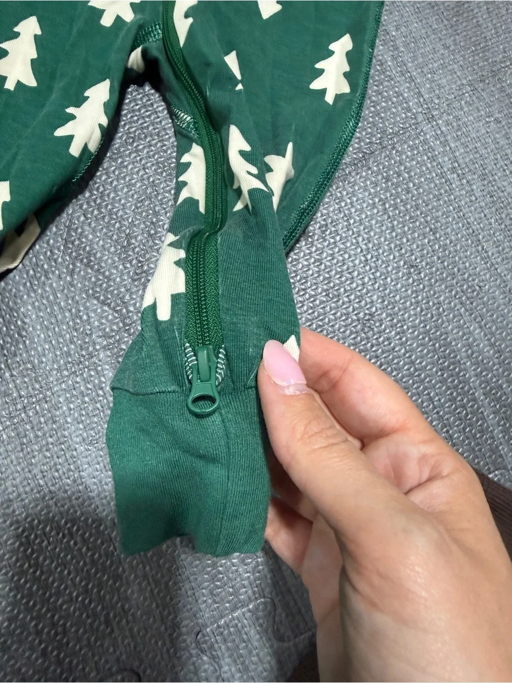 Hanna Andersson Green Tree-Print Zip Footie Pajamas